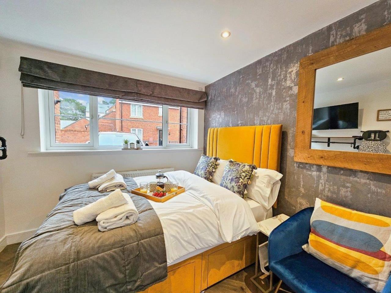 Cobblestone Studio By Fortuna Property Cheltenham Exterior foto